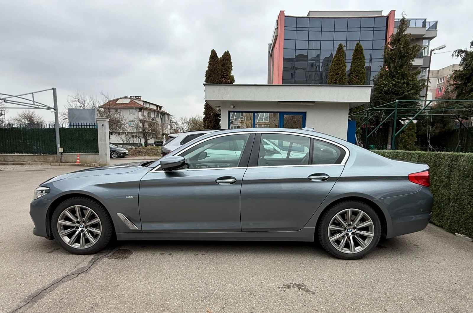 BMW 520 520d G30 xDrive Luxury line 132х.км, снимка 4 - Автомобили и джипове - 53888503