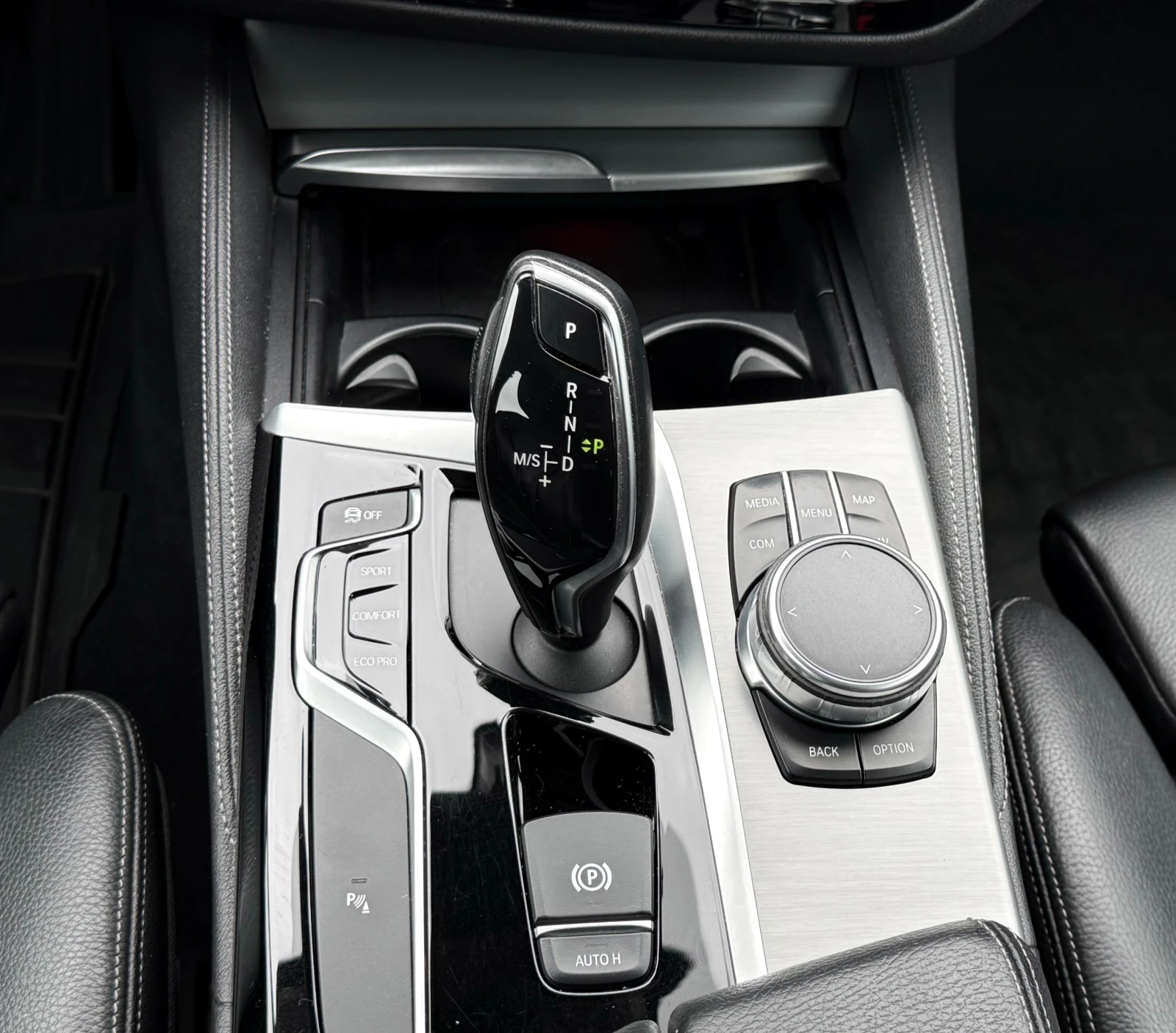 BMW 520 520d G30 xDrive Luxury line 132х.км, снимка 16 - Автомобили и джипове - 53888503