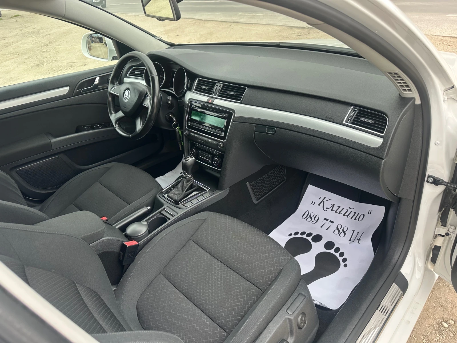 Skoda Superb Facelift!DSG!2.0tdi-140к.с.!Euro5!Xenon, снимка 12 - Автомобили и джипове - 54008439