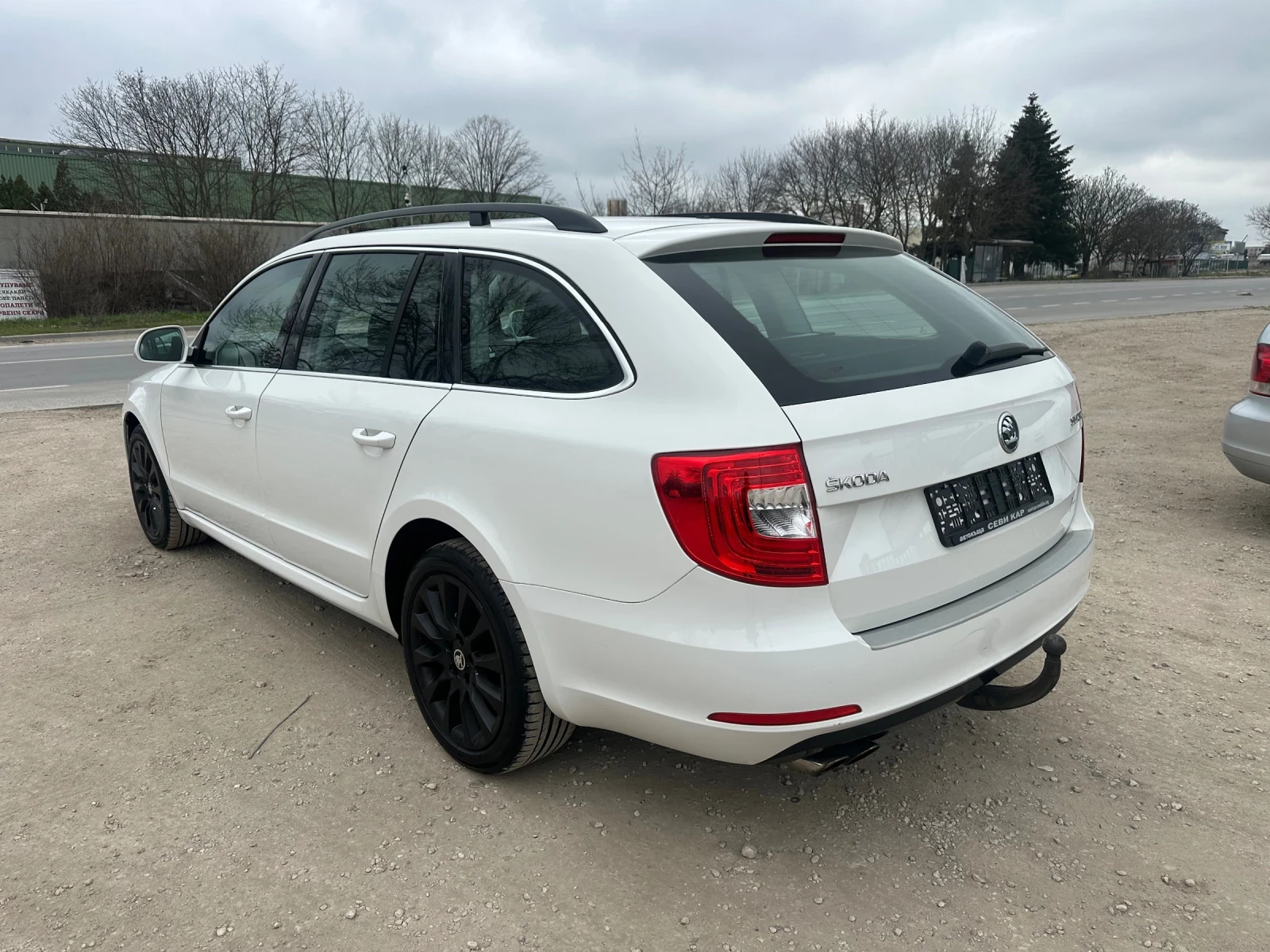 Skoda Superb Facelift!DSG!2.0tdi-140к.с.!Euro5!Xenon, снимка 5 - Автомобили и джипове - 54008439