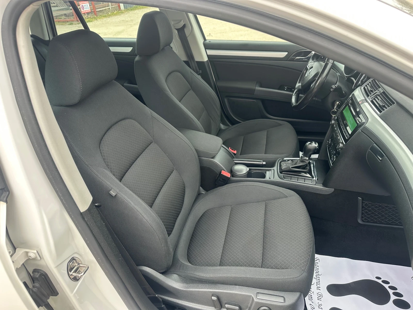 Skoda Superb Facelift!DSG!2.0tdi-140к.с.!Euro5!Xenon, снимка 13 - Автомобили и джипове - 54008439