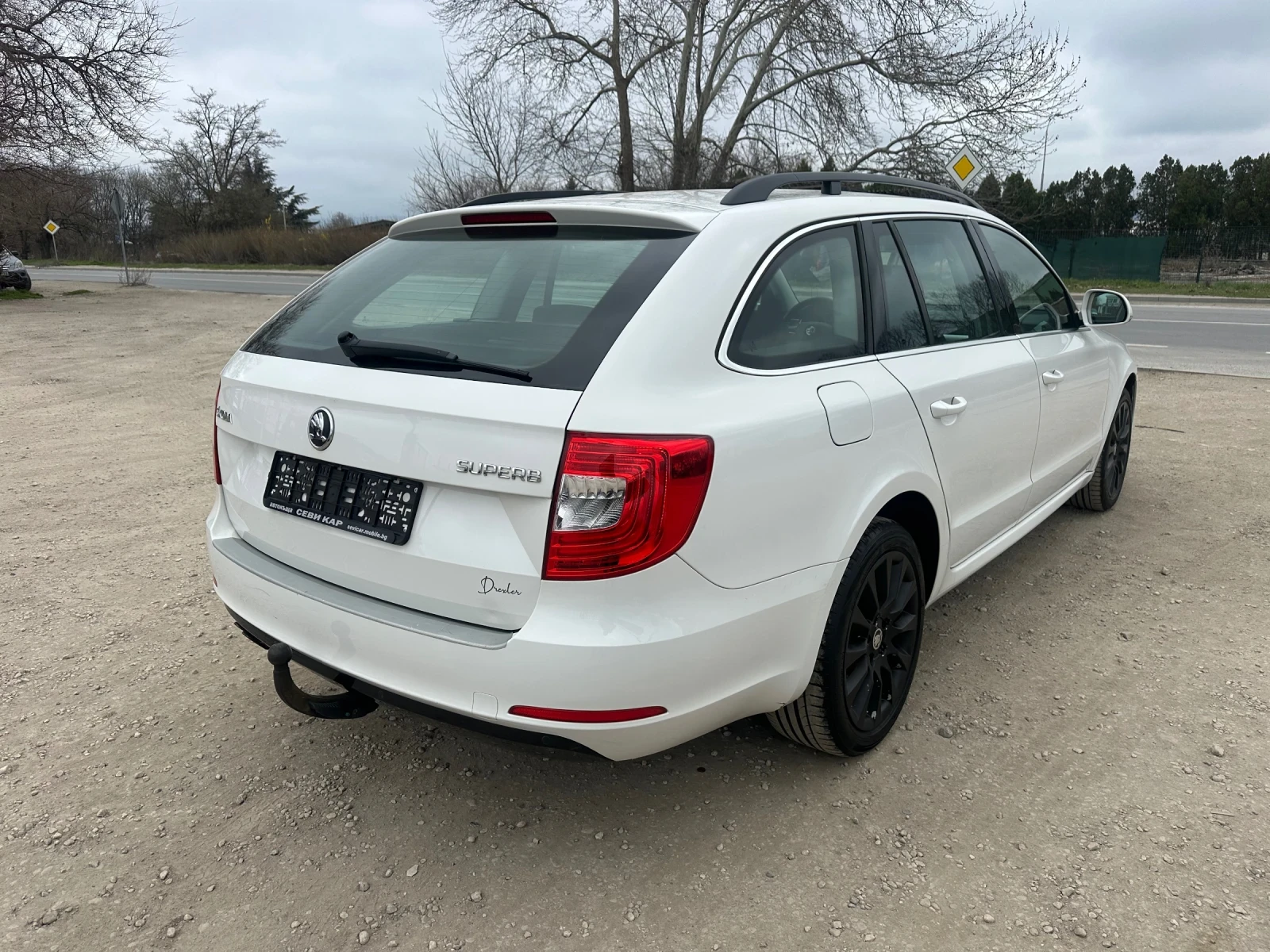 Skoda Superb Facelift!DSG!2.0tdi-140к.с.!Euro5!Xenon, снимка 7 - Автомобили и джипове - 54008439