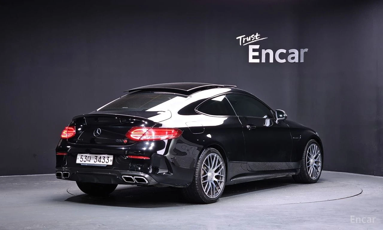 Mercedes-Benz C 63 AMG BURMESTER* ХЕДЪП* 360КАМЕРА* ПАНОРАМА* , снимка 2 - Автомобили и джипове - 54417516