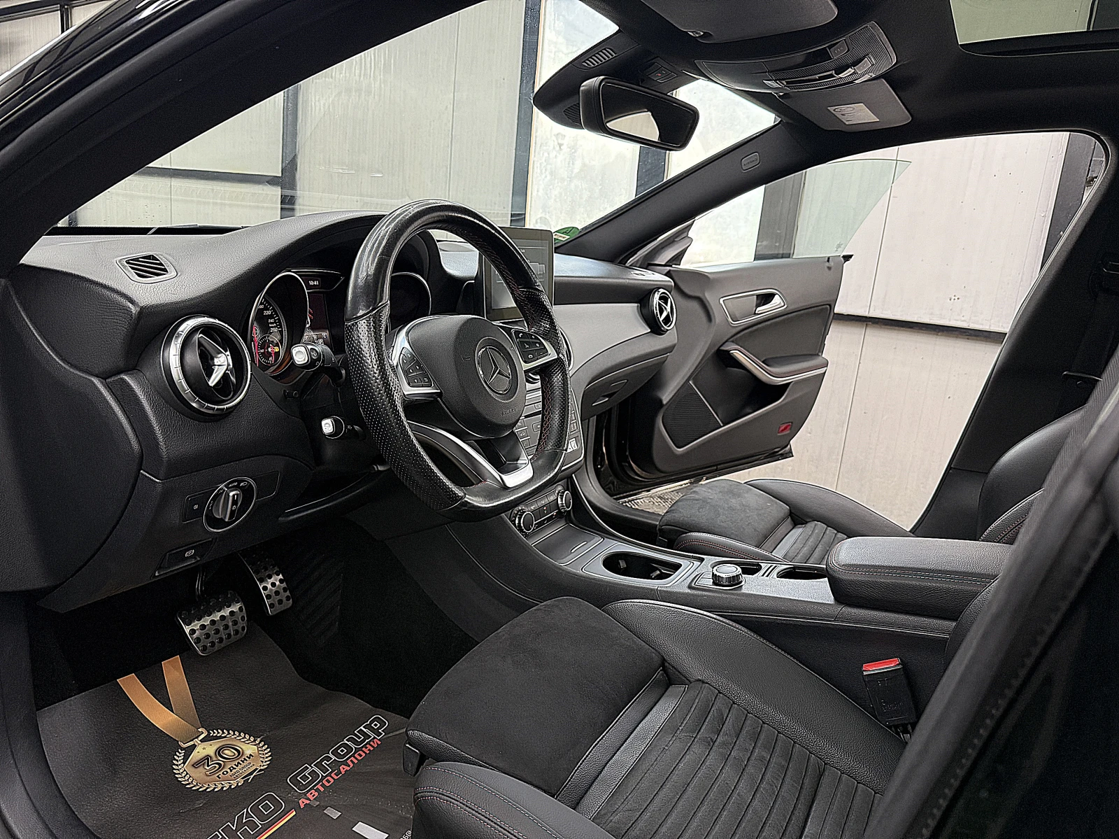 Mercedes-Benz CLA 220 AMG-line/PANORAMA/Keyless Go/СОБСТВЕН ЛИЗИНГ, снимка 11 - Автомобили и джипове - 54675059
