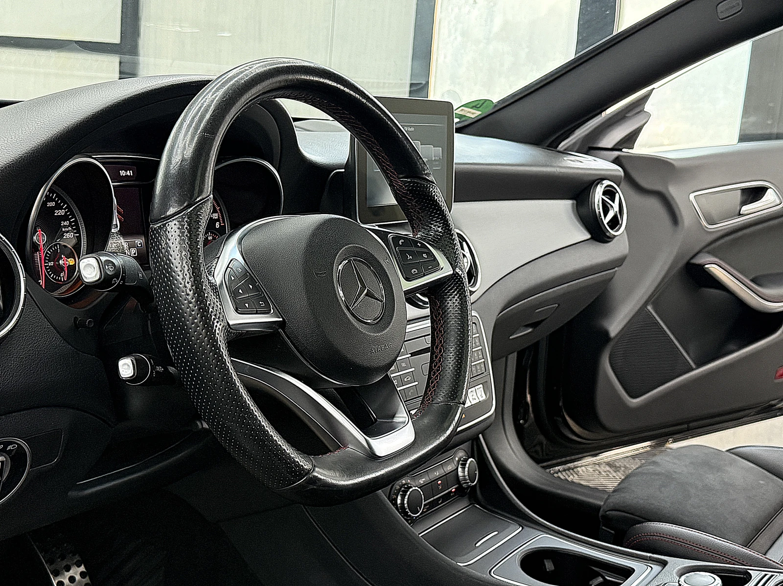 Mercedes-Benz CLA 220 AMG-line/PANORAMA/Keyless Go/СОБСТВЕН ЛИЗИНГ, снимка 12 - Автомобили и джипове - 54675059