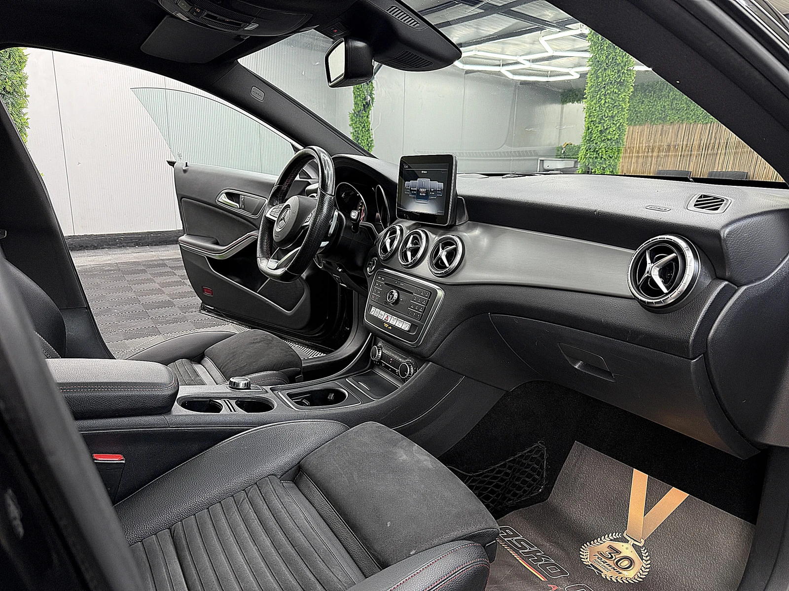 Mercedes-Benz CLA 220 AMG-line/PANORAMA/Keyless Go/СОБСТВЕН ЛИЗИНГ, снимка 8 - Автомобили и джипове - 54675059