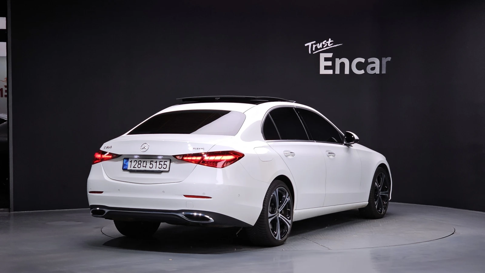 Mercedes-Benz C 300 C300 4MATIC Avantgarde | DISTRONIC | MEMORY | PANO, снимка 2 - Автомобили и джипове - 54718598