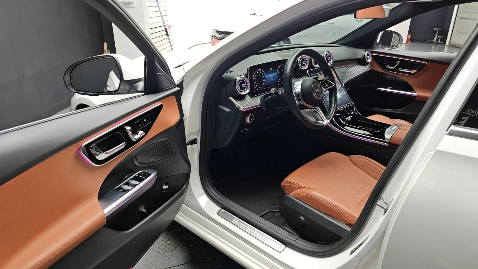 Mercedes-Benz C 300 C300 4MATIC Avantgarde | DISTRONIC | MEMORY | PANO, снимка 14 - Автомобили и джипове - 54718598
