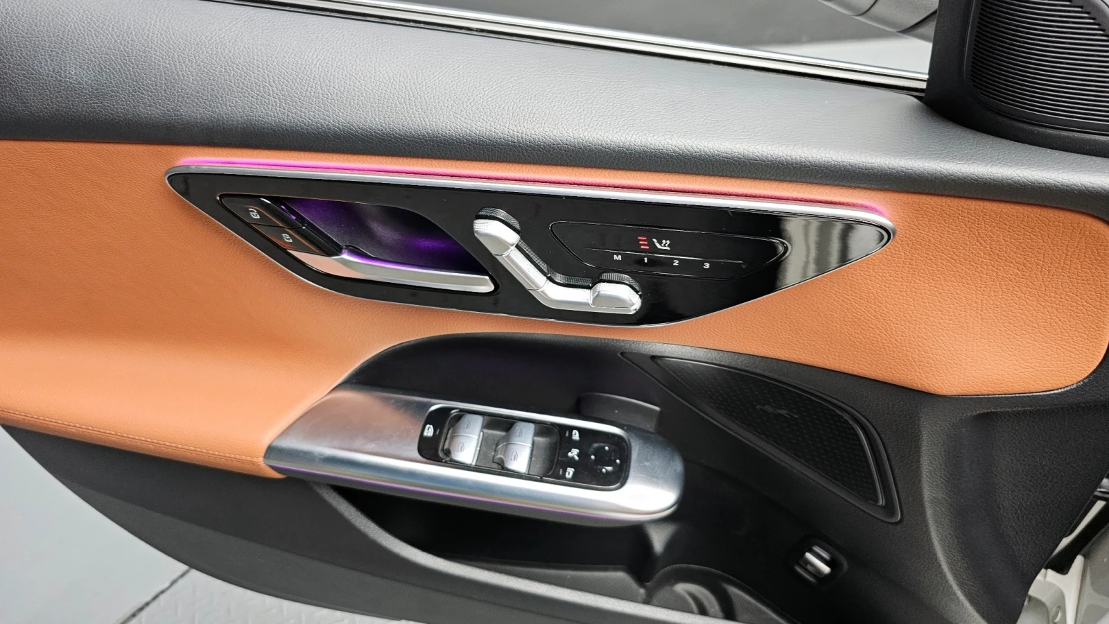 Mercedes-Benz C 300 C300 4MATIC Avantgarde | DISTRONIC | MEMORY | PANO, снимка 12 - Автомобили и джипове - 54718598