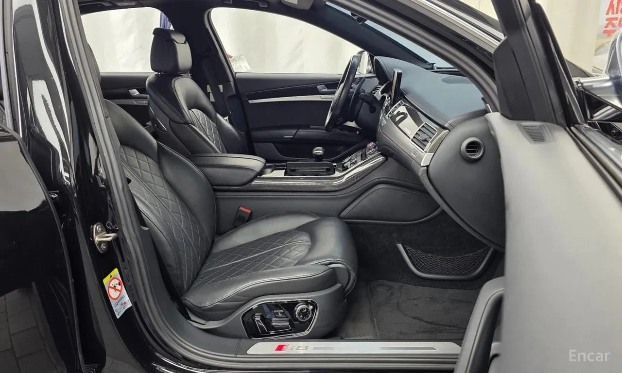 Audi S8 * ФИКСИРАНА ЦЕНА* ПОДГРЕВ* ОБДУХВАНЕ* КАРБОН, снимка 11 - Автомобили и джипове - 56114301