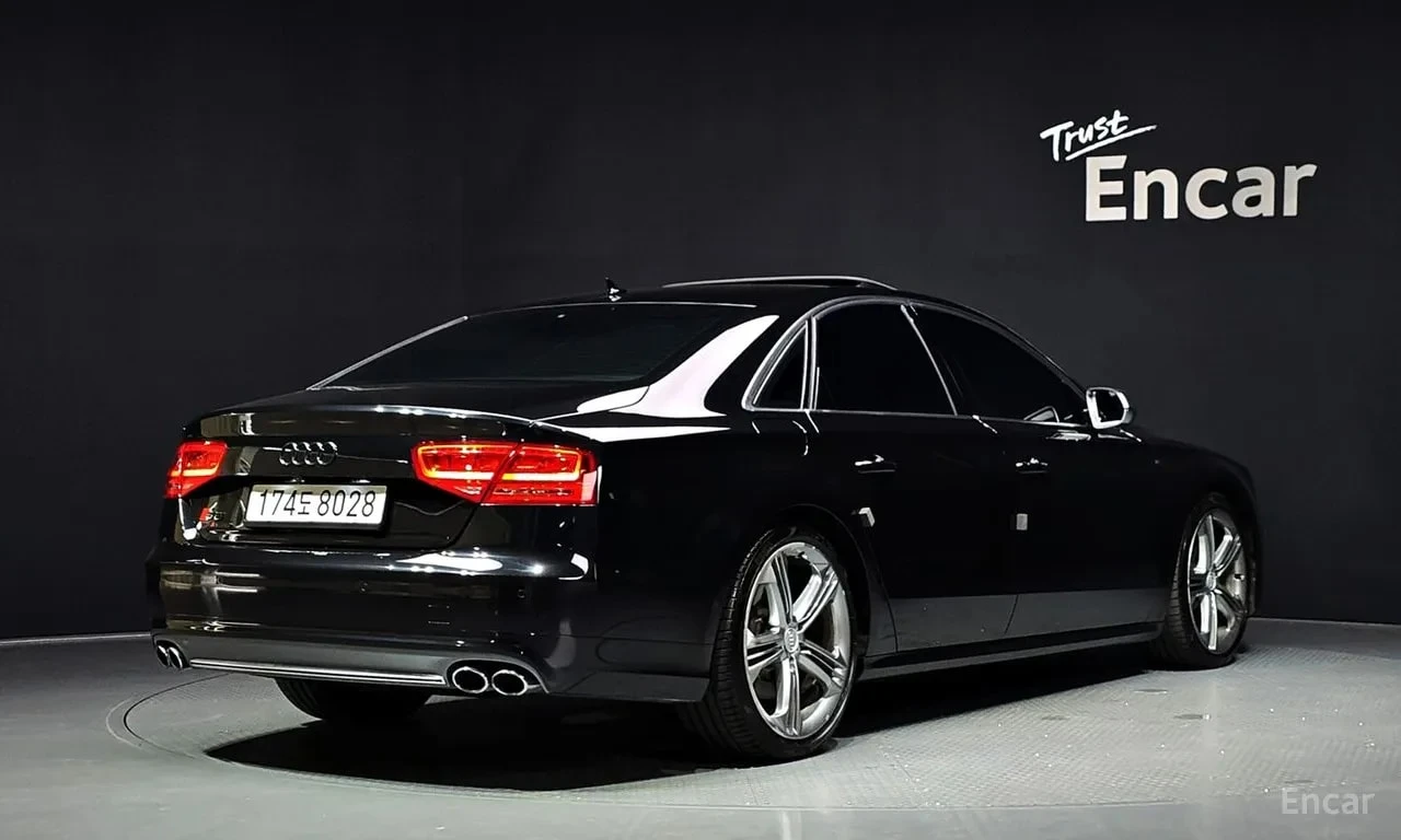 Audi S8 * ФИКСИРАНА ЦЕНА* ПОДГРЕВ* ОБДУХВАНЕ* КАРБОН, снимка 2 - Автомобили и джипове - 56114301