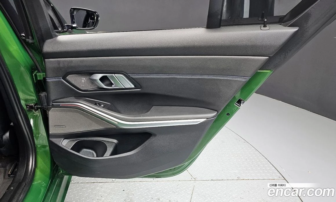 BMW 320 320d M Sport, снимка 15 - Автомобили и джипове - 56156685
