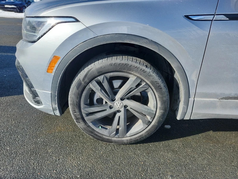 VW Tiguan 2.0L| BLACK EDITION| CARFAX| 2 КЛЮЧА| PANORAMA| | , снимка 5 - Автомобили и джипове - 53381461