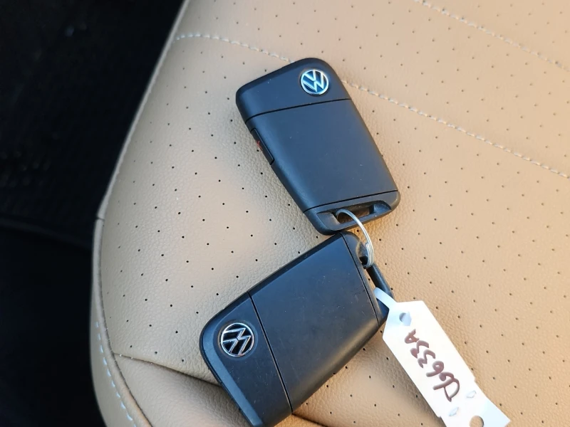 VW Tiguan 2.0L| BLACK EDITION| CARFAX| 2 КЛЮЧА| PANORAMA| | , снимка 16 - Автомобили и джипове - 53381461