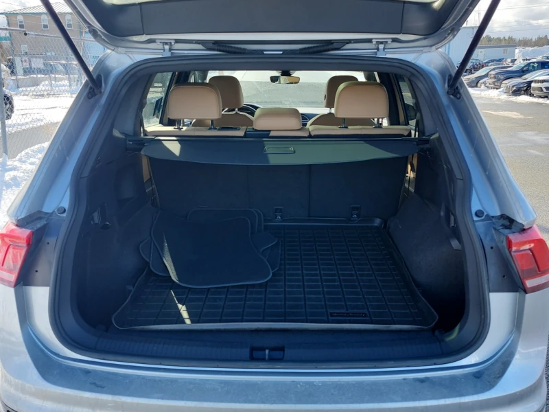 VW Tiguan 2.0L| BLACK EDITION| CARFAX| 2 КЛЮЧА| PANORAMA| | , снимка 7 - Автомобили и джипове - 53381461