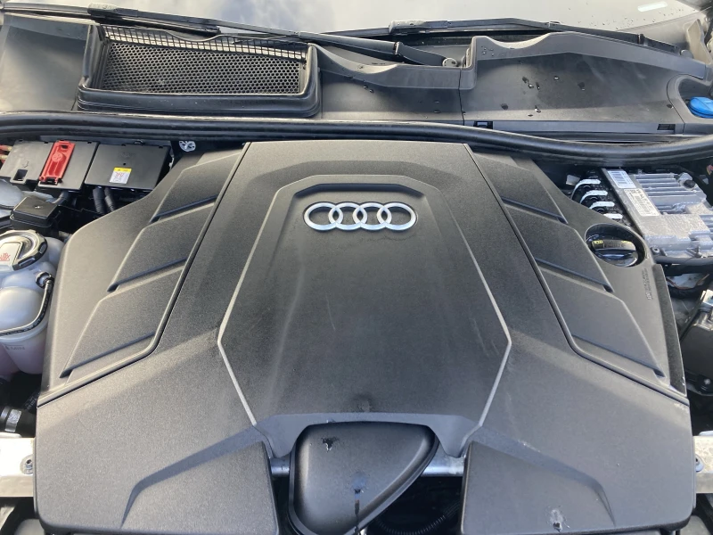 Audi Q8 PРOGRESSIVE* 8ZF* DISTRONIK* PANO* KEYLESS* МЪРТВА, снимка 16 - Автомобили и джипове - 53475903