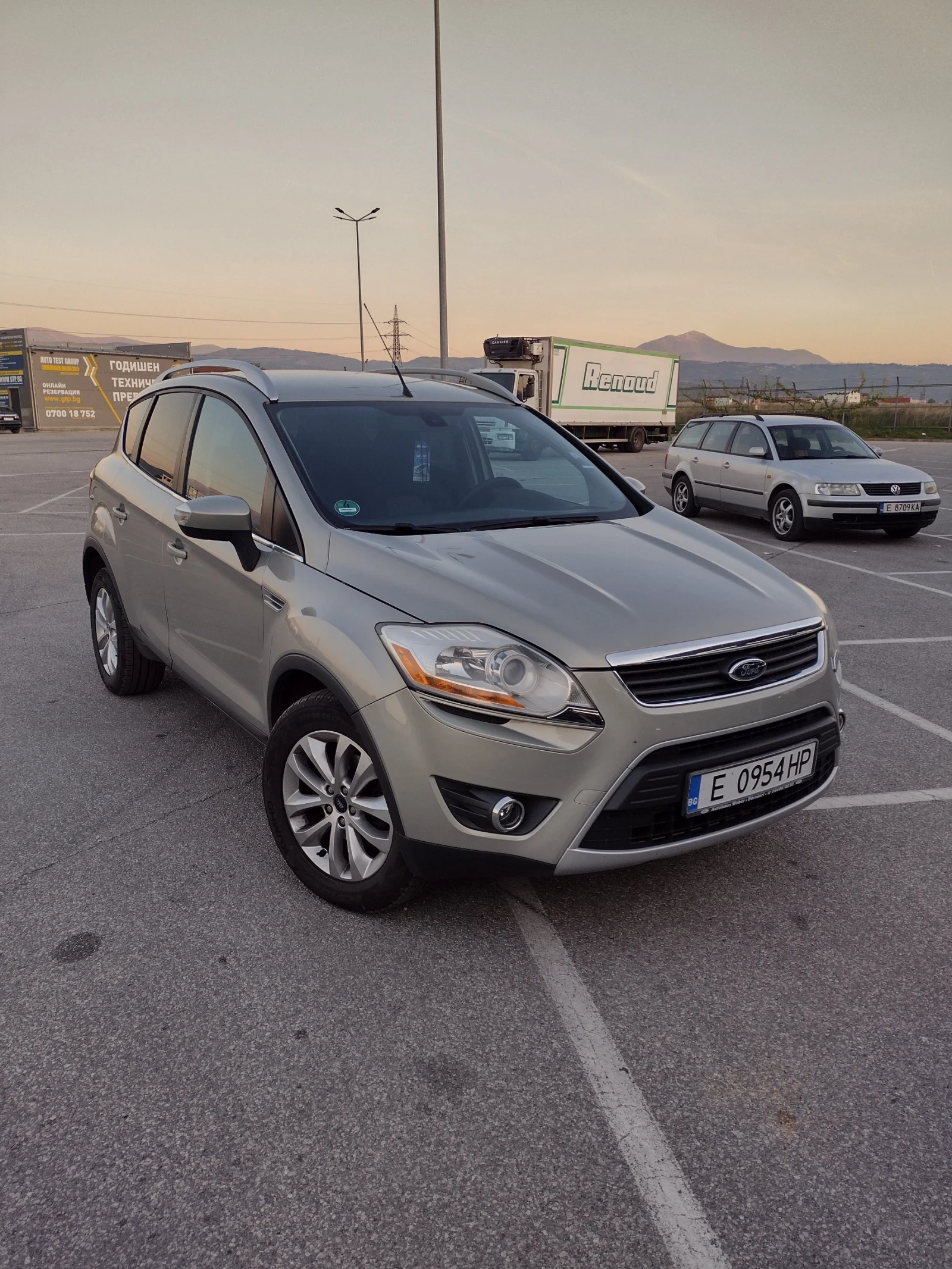 Ford Kuga 4x4 бензин Нов внос - изображение 9