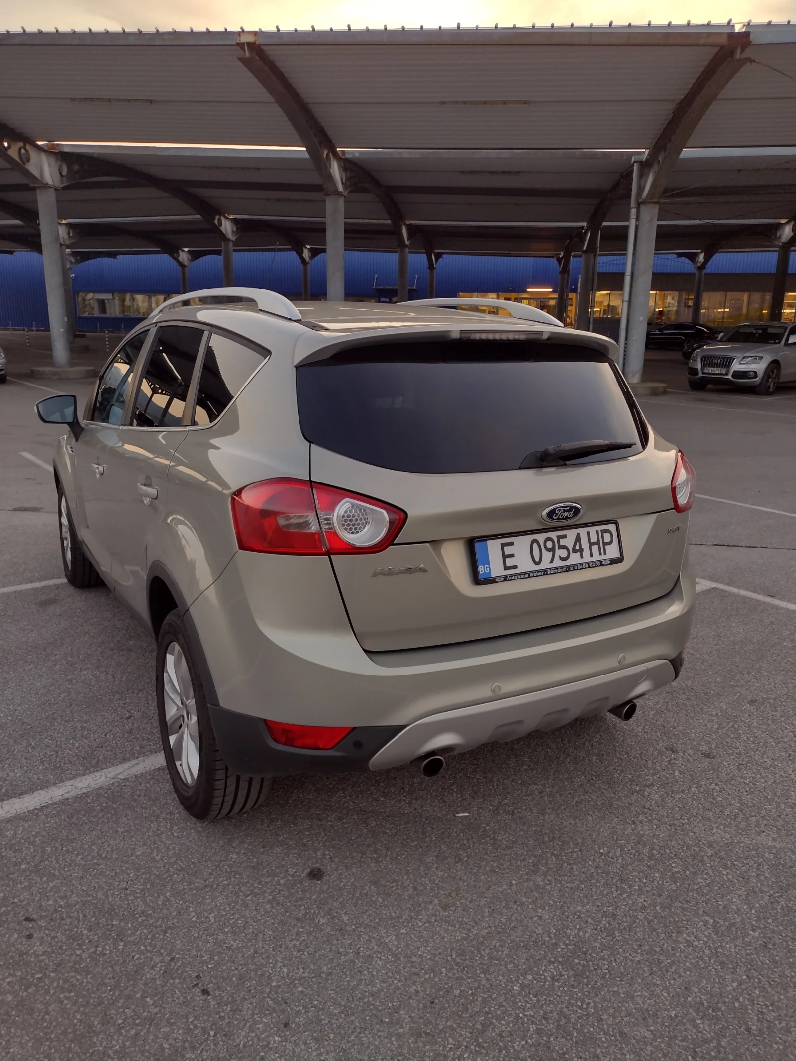 Ford Kuga 4x4 бензин Нов внос - изображение 4