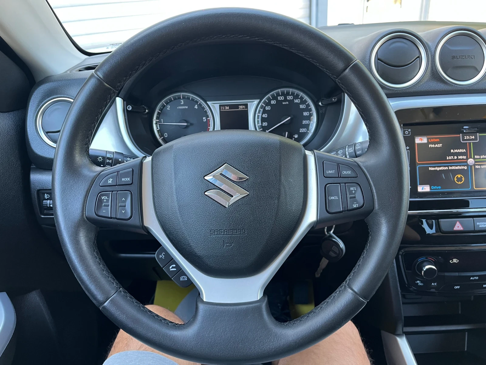 Suzuki Vitara 1.6 - изображение 10