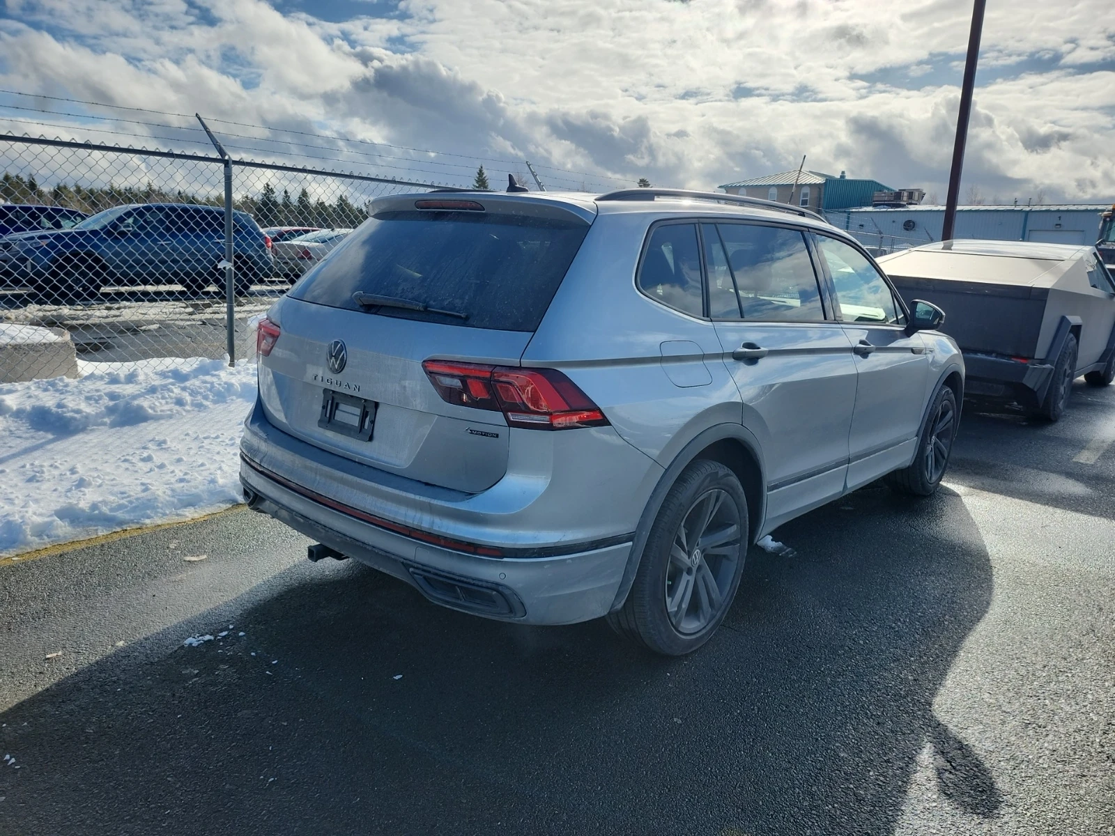 VW Tiguan 2.0L| BLACK EDITION| CARFAX| 2 КЛЮЧА| PANORAMA| |  - изображение 3