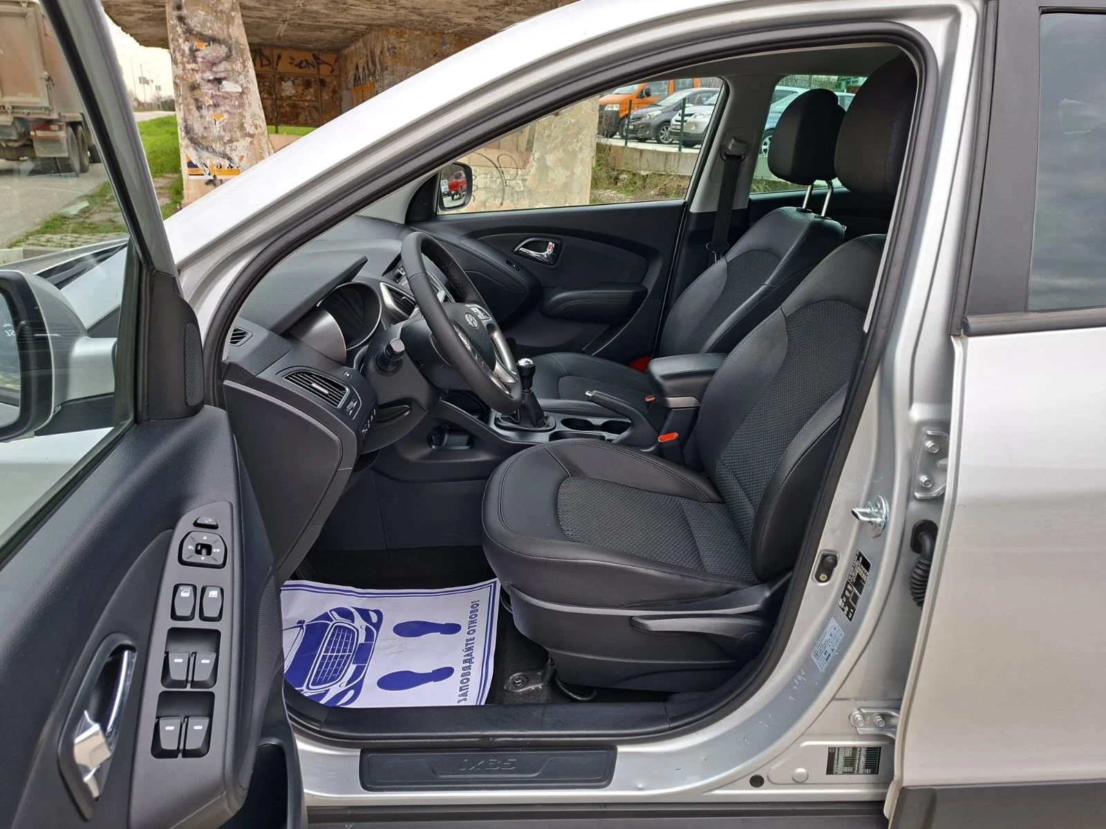 Hyundai IX35 2.0i-163кс-4х4, снимка 9 - Автомобили и джипове - 54166701