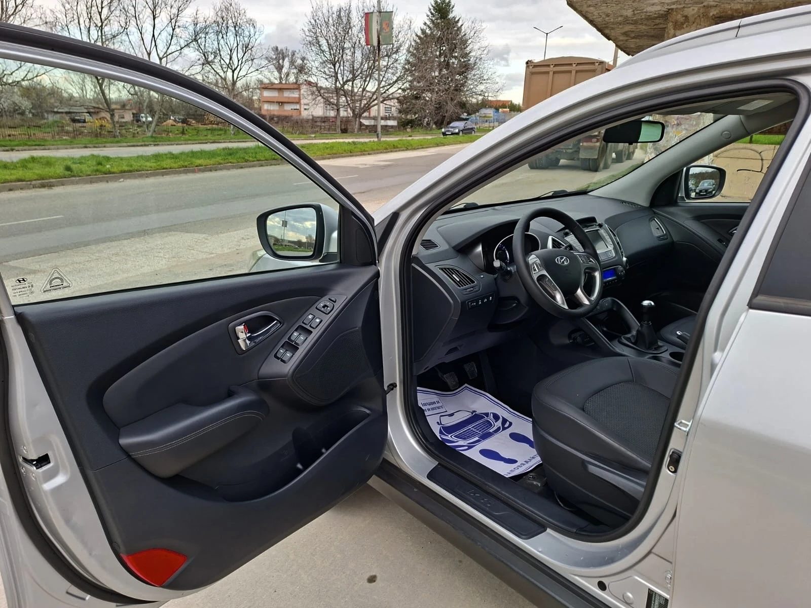 Hyundai IX35 2.0i-163кс-4х4, снимка 8 - Автомобили и джипове - 54166701