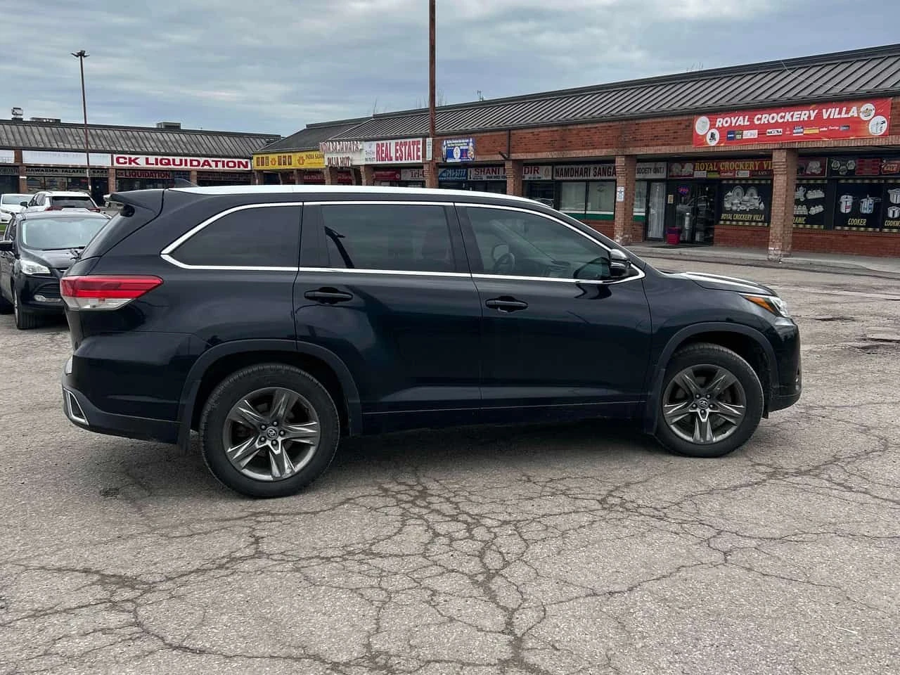 Toyota Highlander | Limited | ПАНОРАМА |  ДВА КЛЮЧА | ПОДГРЕВ | , снимка 2 - Автомобили и джипове - 54425118