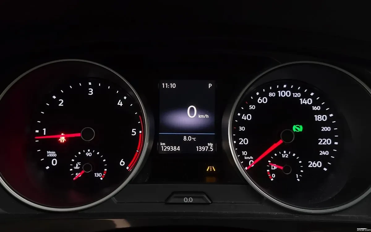 VW Tiguan 2.0 TDI PREMIUM! !LANE ASIST! !KAMERИ!, снимка 7 - Автомобили и джипове - 54957654
