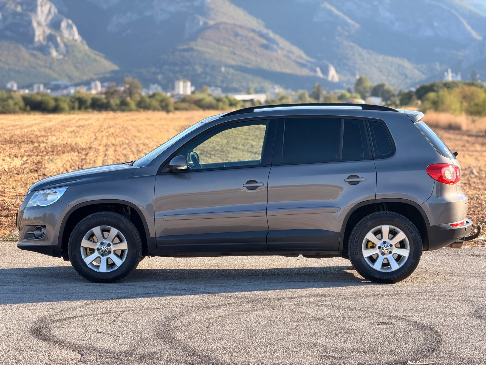 VW Tiguan 2.0 TDI 4motion, снимка 8 - Автомобили и джипове - 55986435