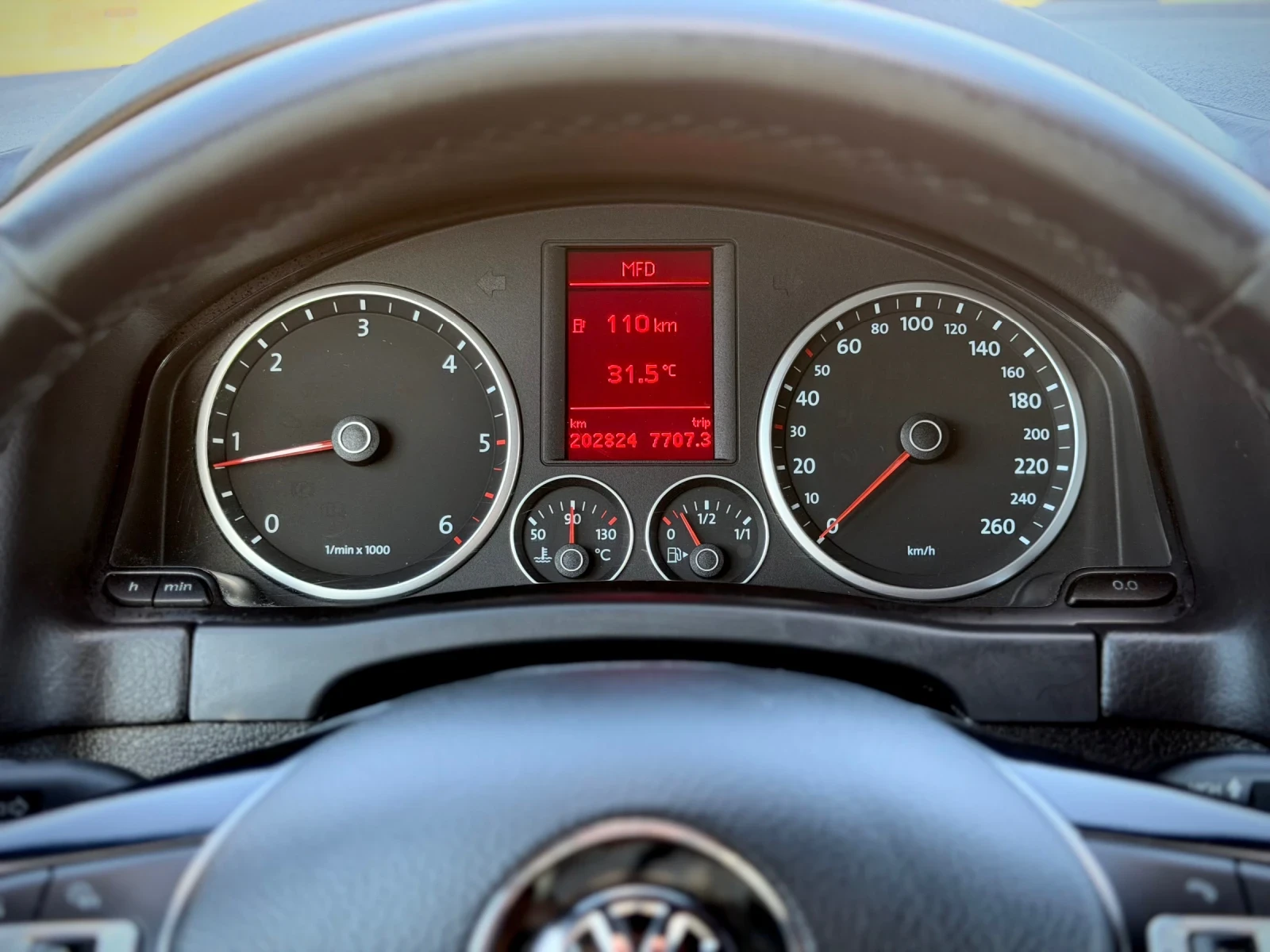 VW Tiguan 2.0 TDI 4motion, снимка 10 - Автомобили и джипове - 55986435
