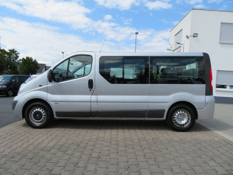 Opel Vivaro 2.0CDTI  НА ЧАСТИ, снимка 2 - Бусове и автобуси - 46355130