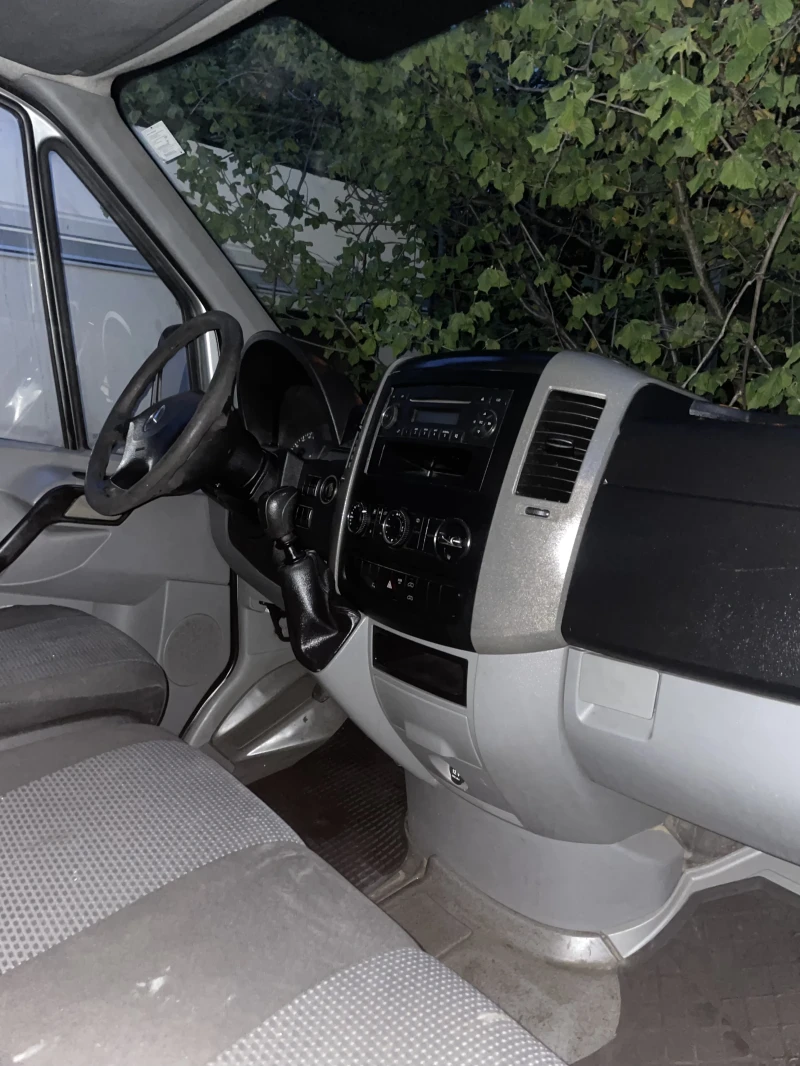 Mercedes-Benz Sprinter 313 2.2 cdi Спешно, снимка 9 - Бусове и автобуси - 53561136