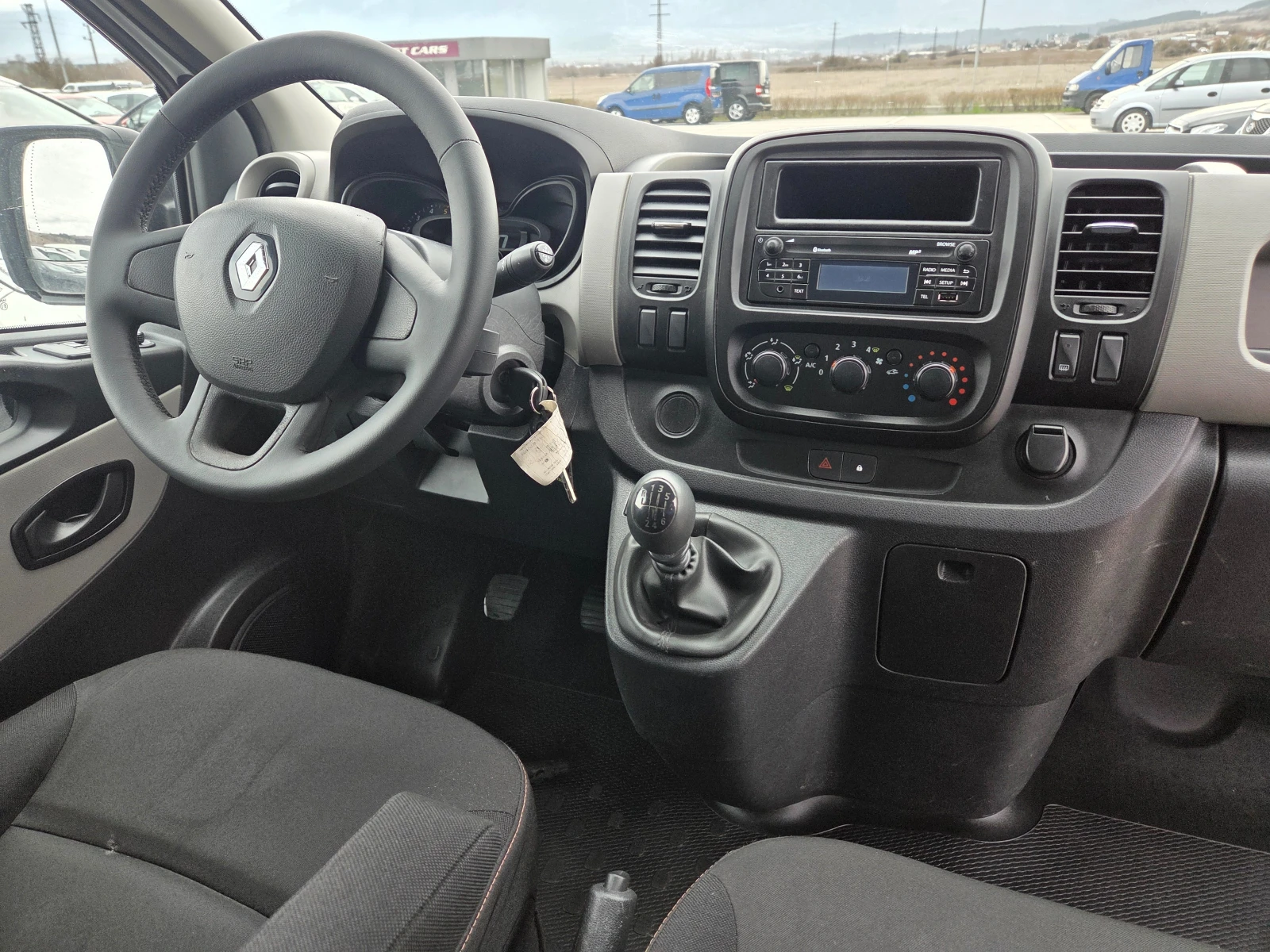 Renault Trafic 1.6dci , снимка 13 - Бусове и автобуси - 53892805