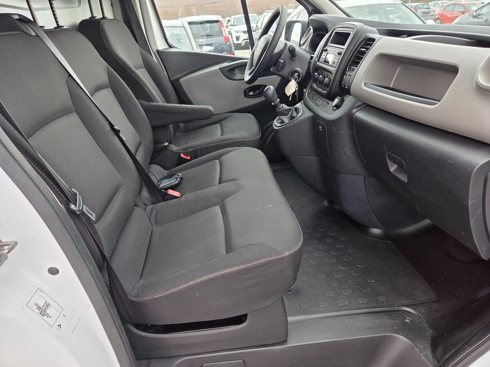 Renault Trafic 1.6dci , снимка 11 - Бусове и автобуси - 53892805