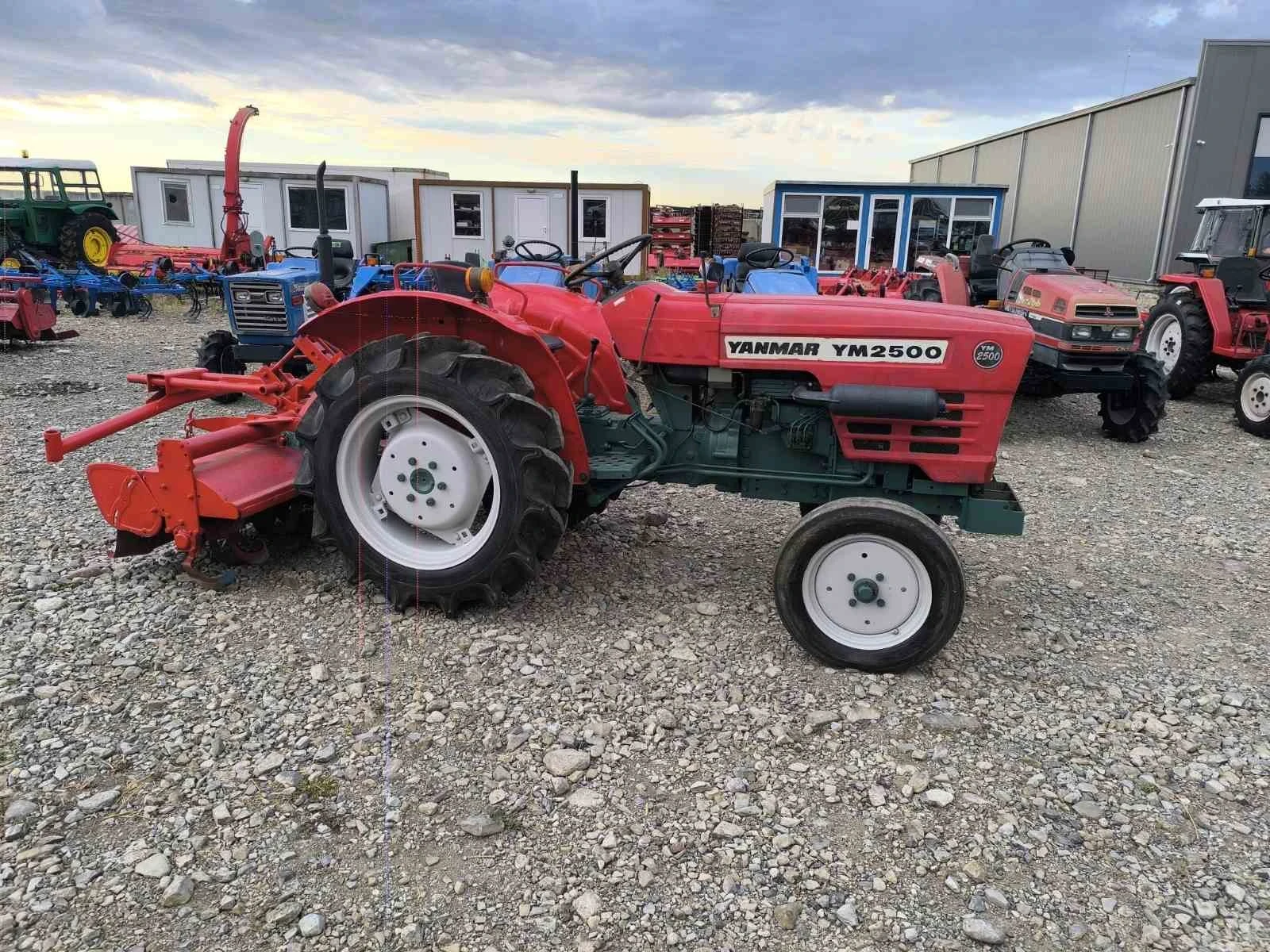 Трактор Yanmar, снимка 7 - Селскостопанска техника - 55948620
