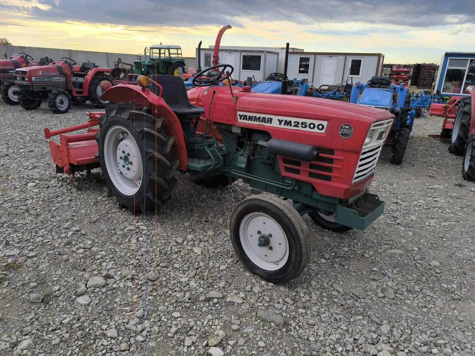 Трактор Yanmar, снимка 2 - Селскостопанска техника - 55948620