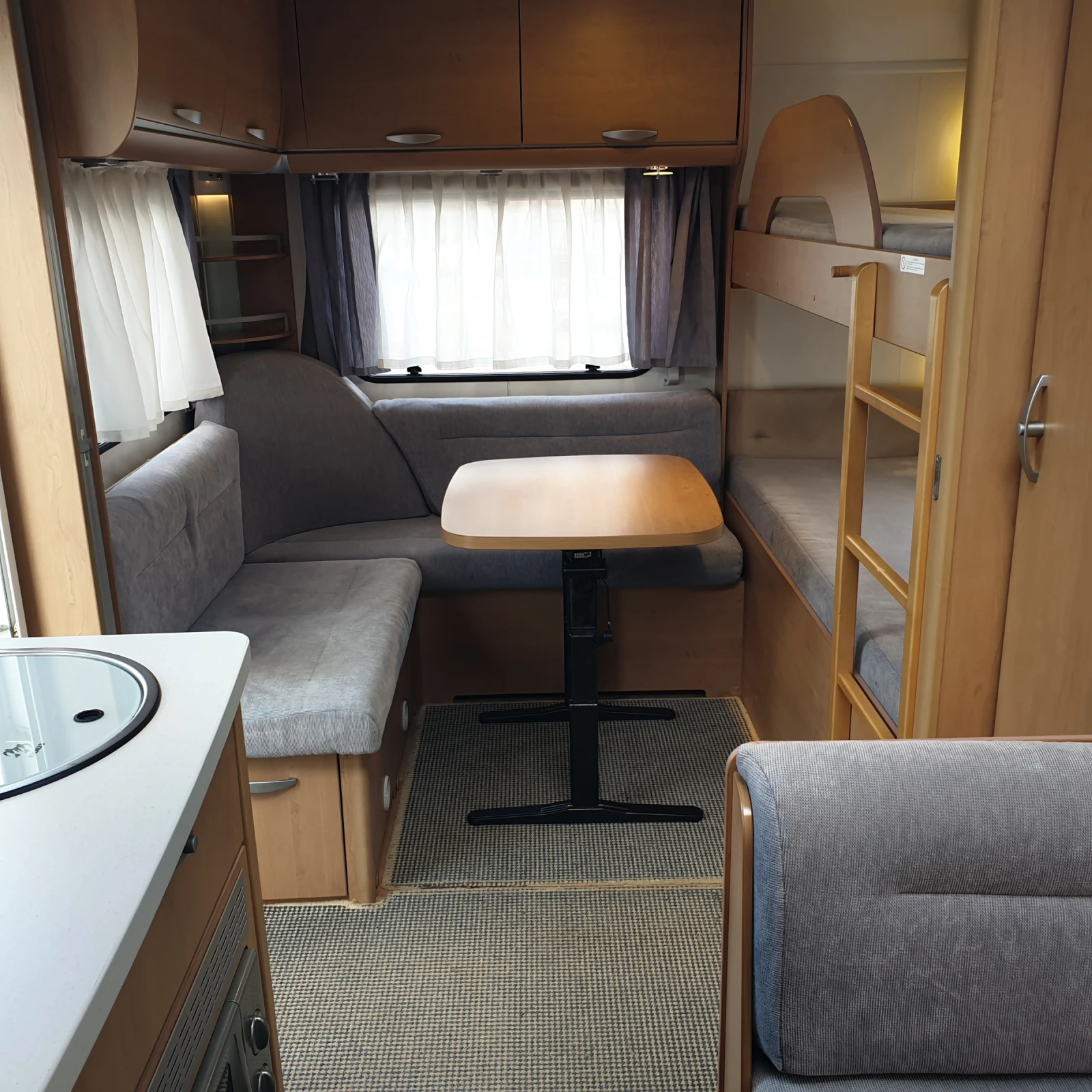 Каравана Knaus  SUDWIND 650 FSK, снимка 8 - Каравани и кемпери - 55617534