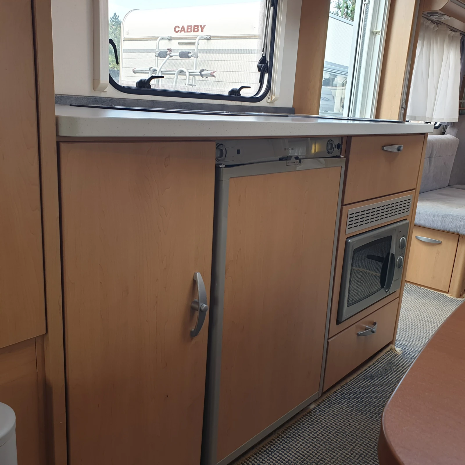 Каравана Knaus  SUDWIND 650 FSK, снимка 13 - Каравани и кемпери - 55617534