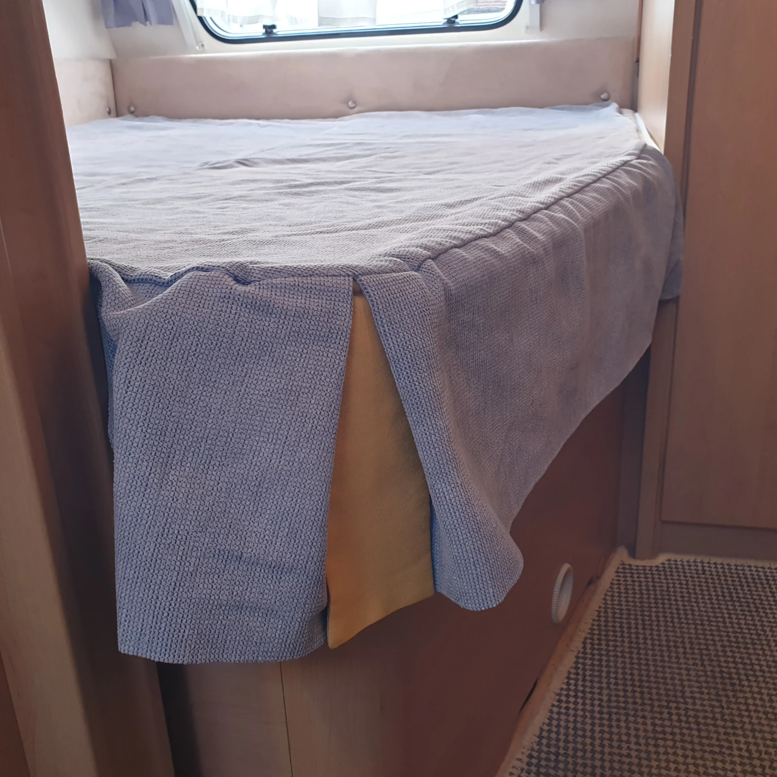 Каравана Knaus  SUDWIND 650 FSK, снимка 10 - Каравани и кемпери - 55617534