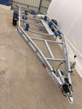 За автомобил Други NIEWIADOW за лодка до 5.80 m P1555H - до 1500 kg, снимка 1