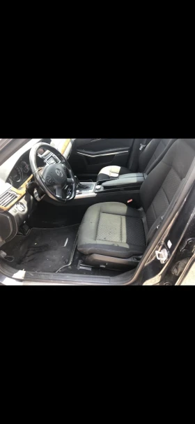 Mercedes-Benz E 220 Счупен мотор, снимка 3