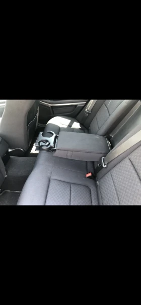 Mercedes-Benz E 220 Счупен мотор, снимка 5