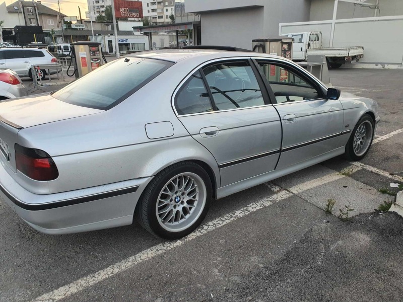 BMW 530, снимка 1 - Автомобили и джипове - 45952912