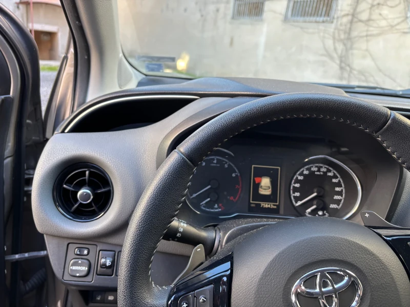 Toyota Yaris, снимка 9 - Автомобили и джипове - 48521022