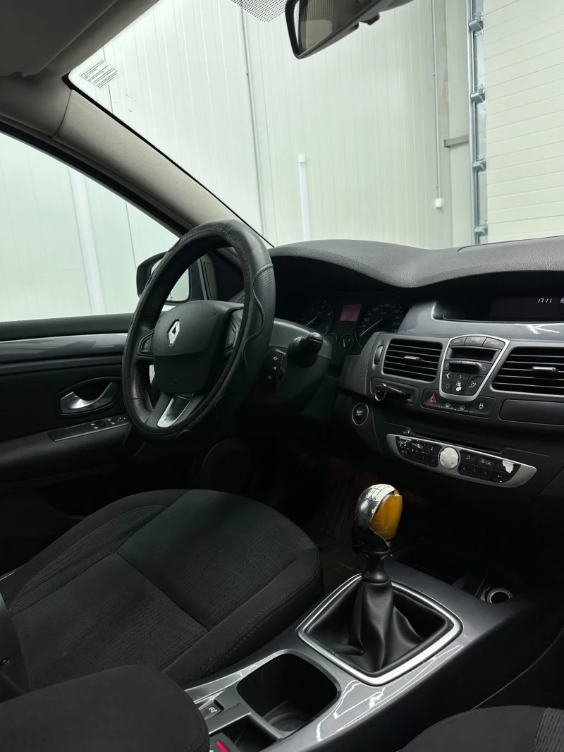 Renault Laguna 1.5 dci, снимка 9 - Автомобили и джипове - 49442008