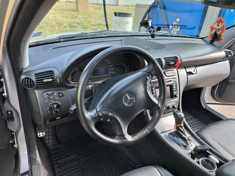 Mercedes-Benz C 220, снимка 14 - Автомобили и джипове - 52459964