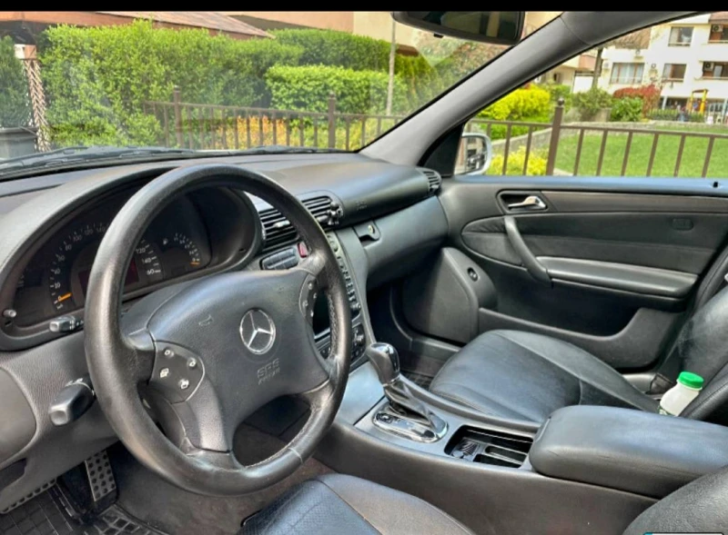 Mercedes-Benz C 220, снимка 8 - Автомобили и джипове - 52459964