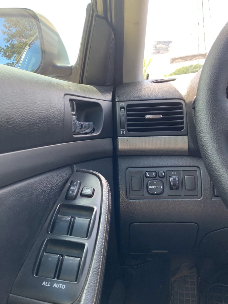 Toyota Avensis 2.2 150hp D4D FACELIFT * * КОЖЕН САЛОН* * , снимка 8 - Автомобили и джипове - 50352238
