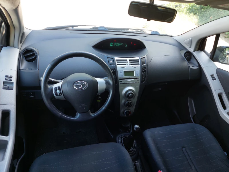 Toyota Yaris 1, 3i 87ps ITALY, снимка 5 - Автомобили и джипове - 51471981