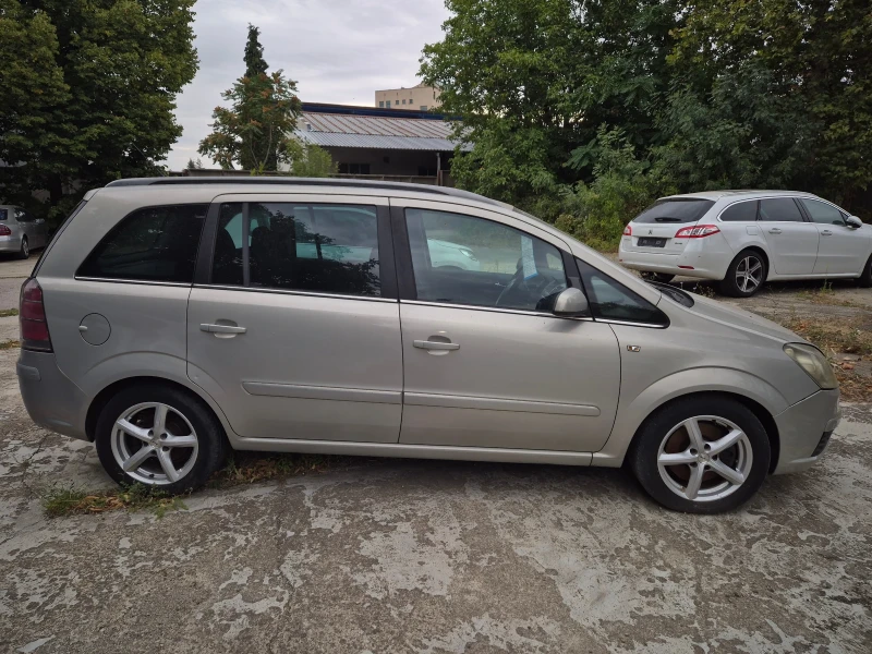 Opel Zafira 1.9 cdti 120ks, снимка 4 - Автомобили и джипове - 51764132
